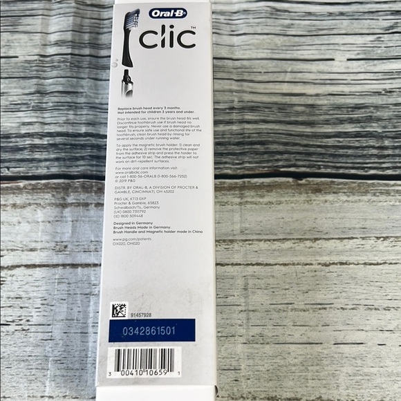 (3) ORAL-B Clic Manual Toothbrush Silver& Black plus replacement & magnet holder - Picture 4 of 6